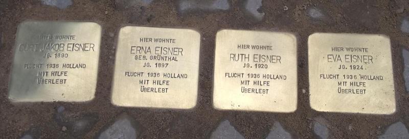 Stolpersteine Bachstelzenweg 16 in Dahlem/ Bild: Michael Rohrmann
