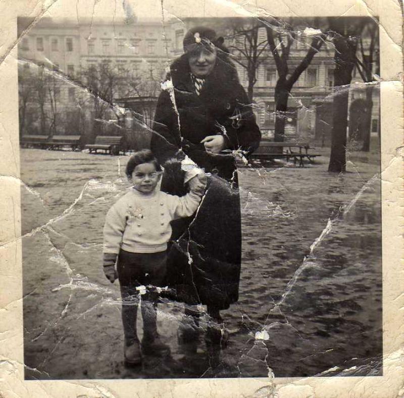 Eva Salinger mit ihrer Tochter Ruth in Berlin 1936, (c) Joachim Salinger