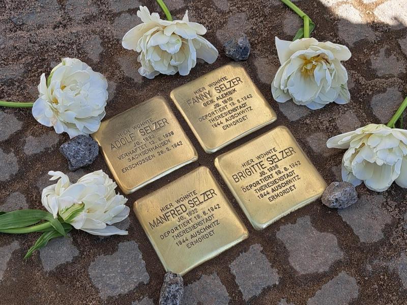 Stolpersteine für Familie Selzer; Foto © P. Gutsche