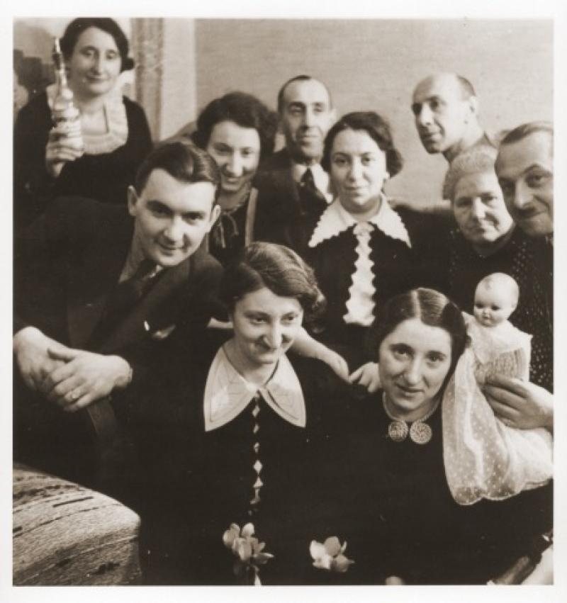 Gertrud Isaacson (Bildmitte) an ihrem Geburtstag ca. 1930