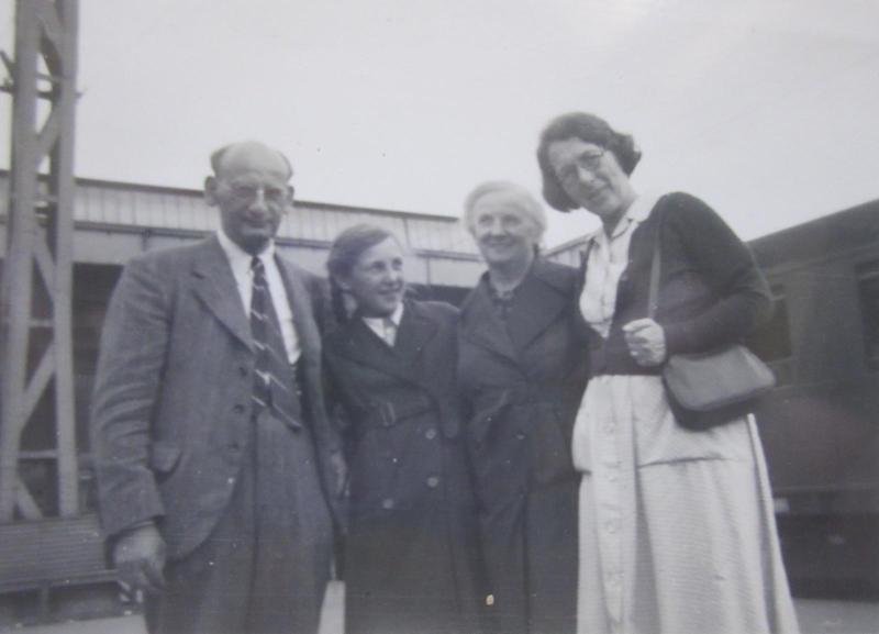 Gert, Marian, Wally, Dodo 1954 in München. Bild: Familienbesitz