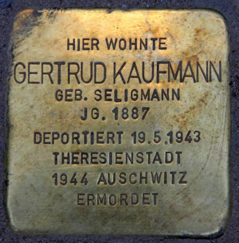 Stolperstein für Gertrud Kaufmann.