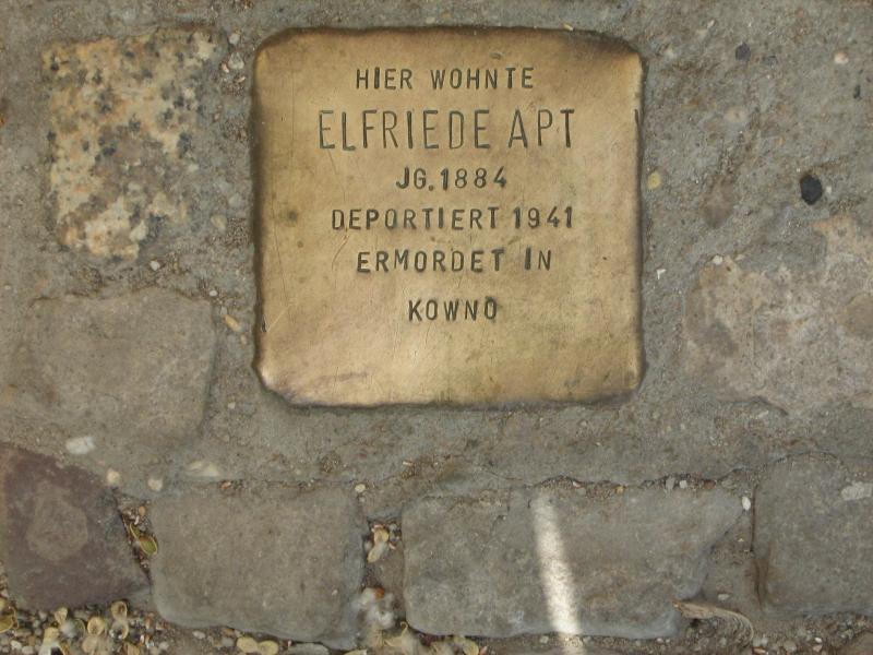 Stolperstein für Elfriede Apt. Copyright: MTS