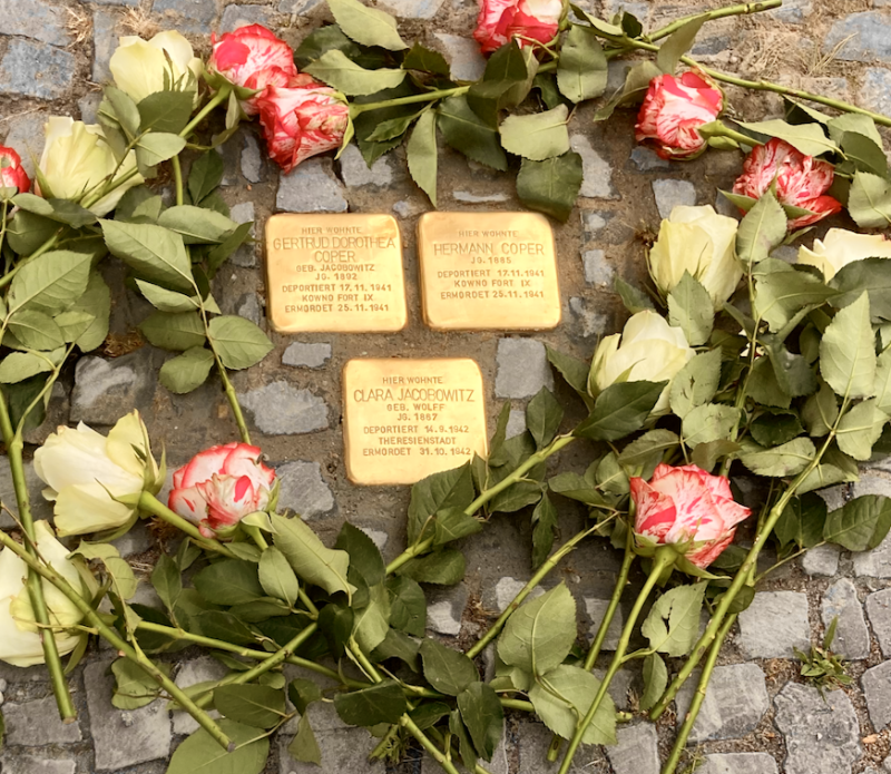 Foto Stolpersteine Sarrazinstraße 22 © Dr. Petra T. Fritsche