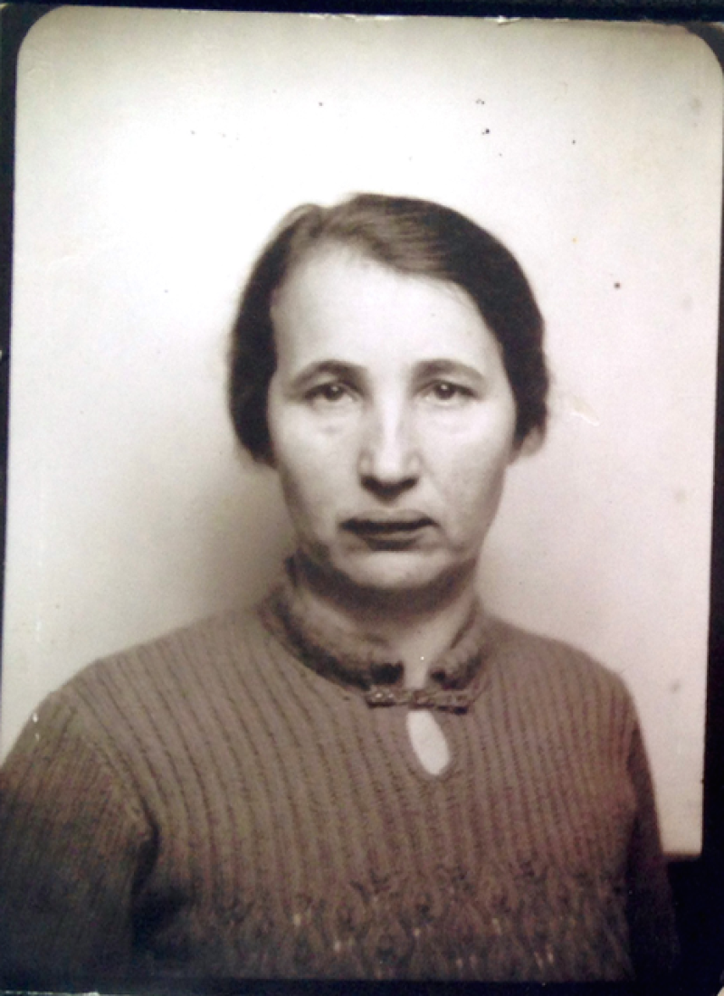 Erna Esther Löw 1942