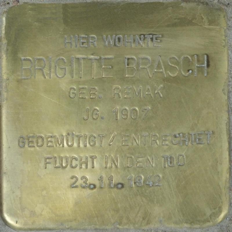 Stolperstein für Brigitte Brasch, Foto: Stolpersteine-Initiative CW, H.j. Hupka, 2015