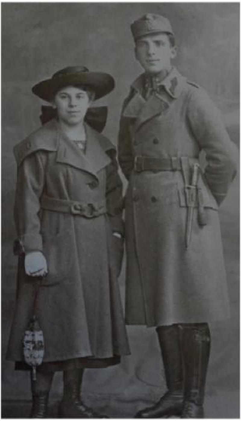 Max und seine Schwester Grete Charmatz gegen Ende des Ersten Weltkrieges. Bild: Archiv der Familien Redl, Charmatz und Schandl in Krems/Stein, Niederösterreich