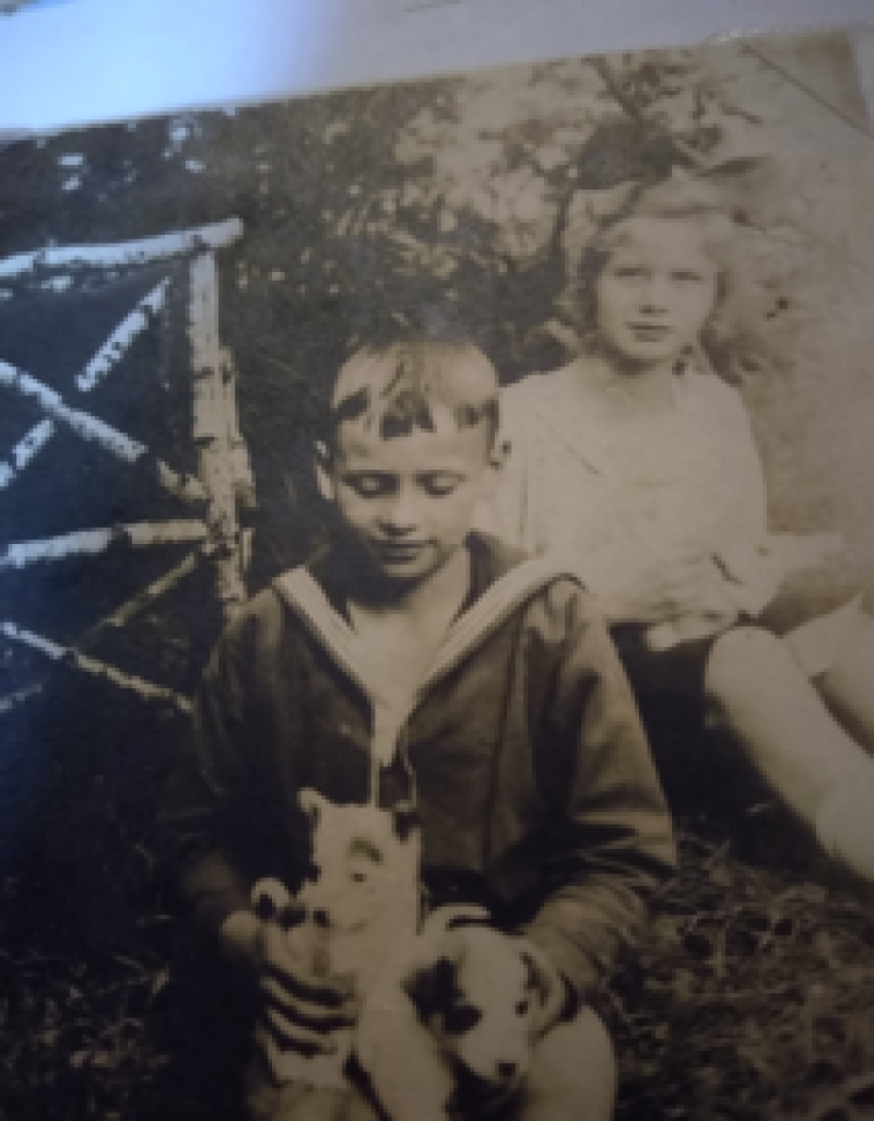 Clarissa und Ulrich im Garten in Berlin, Foto: Familienbesitz