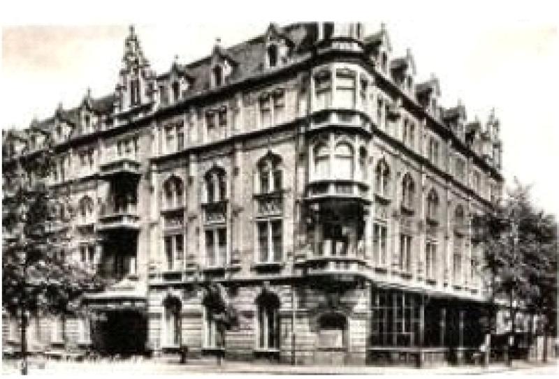 Das Hotel „Zum Graf Reden“ im oberschlesischen Königshütte, das der Vater von Edgar Wachsmann führte Bild: privat