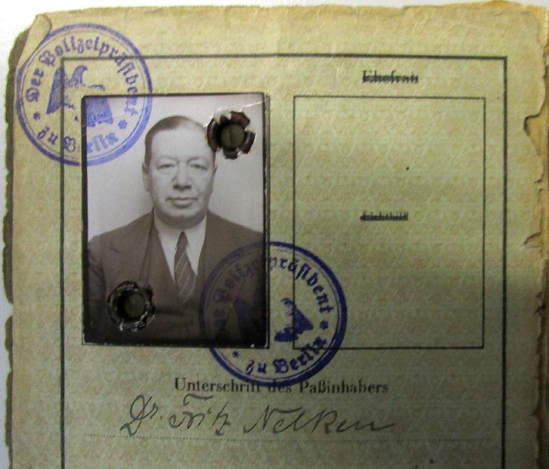 Dr. Fritz Nelken - Reisepass 1931 - Foto: Entschädigungsamt Berlin