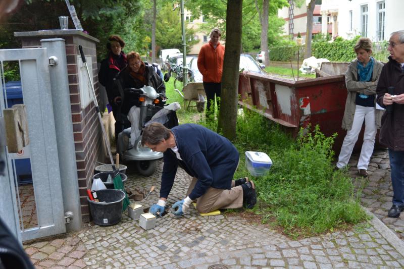 Verlegung der Stolpersteine am 28.5.2013 durch Michael Rohrmann
