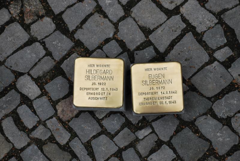 Stolpersteine für Eugen und Hildegard Silbermann. Copyright: Mauren Antkowski