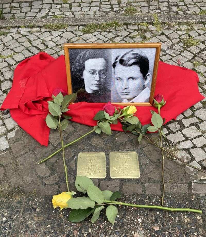 Stolpersteinverlegung für Elfriede und Werner Schaumann. Foto: Eric Strohmeier-Wimmer