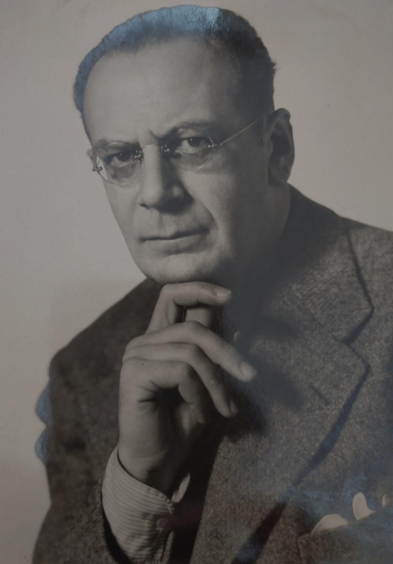 Das Bild zeigt Erwin Anton Gutkind in mittlerem Alter. 