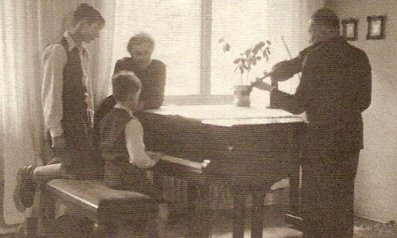 Familie Demuth musiziert in der Onkel-Tom-Straße - Foto: Familienbesitz
