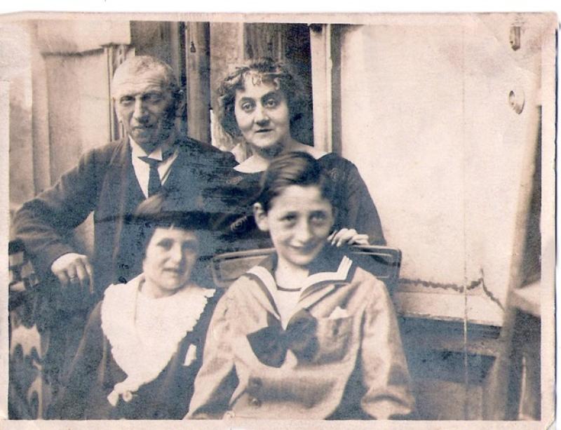 Johann und Marta Laskau mit den Söhnen Benno und Helmut © Familienarchiv von Howard und Michael Laskau