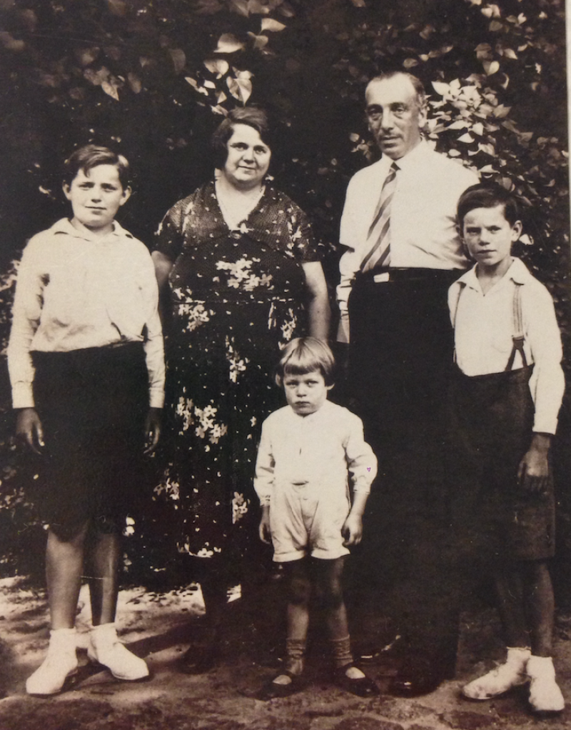 Familie Loewinski 1933 (v.l.: Siegfried, Margarete, Heinz, Georg, Günter)