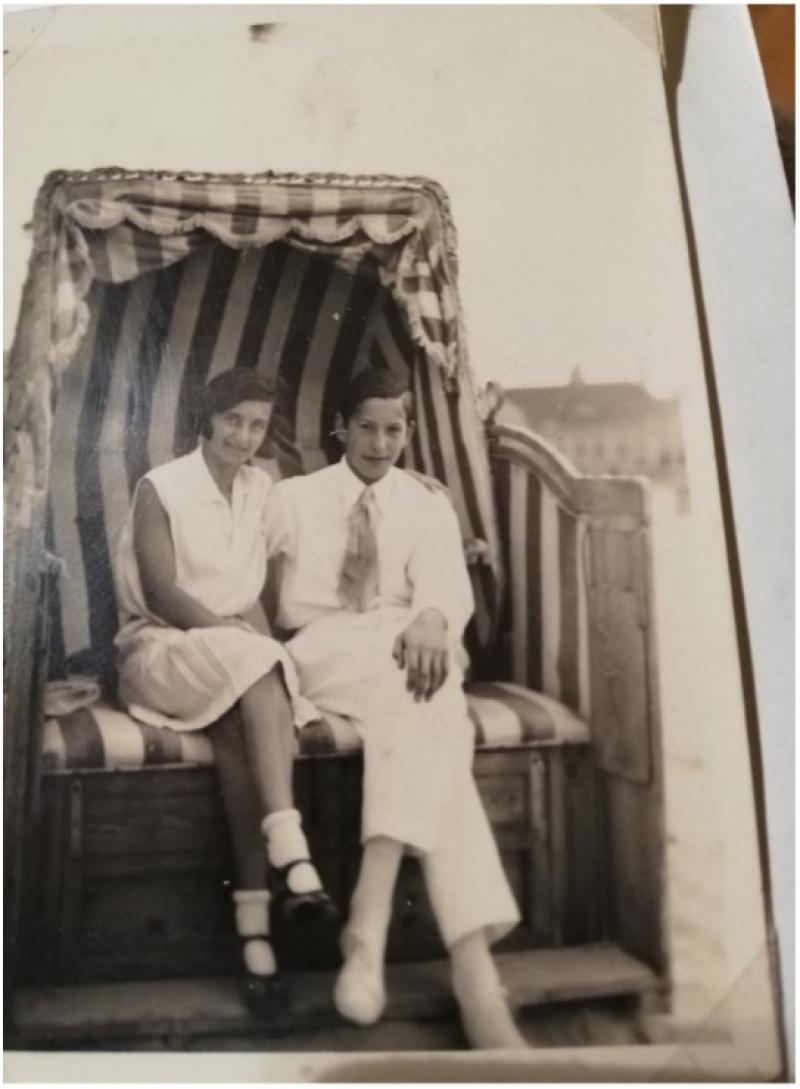 Alice Ruth Feldmann mit ihrem Cousin Gordon Wagner, um 1927 © Privatbesitz