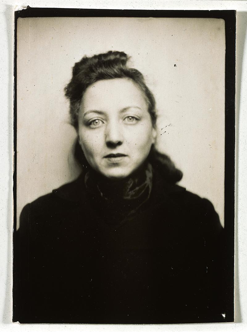 Passfoto von Grete Leyser als Zwangsarbeiterin bei Ehrich & Graetz AG