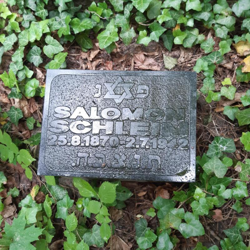 Grabplatte auf dem Jüdischen Friedhof Weißensee © M. Müller