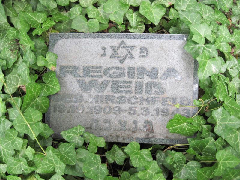 Grabstein für Regina Weiß auf dem Jüdischen Friedhof Weißensee. Copyright: MTS