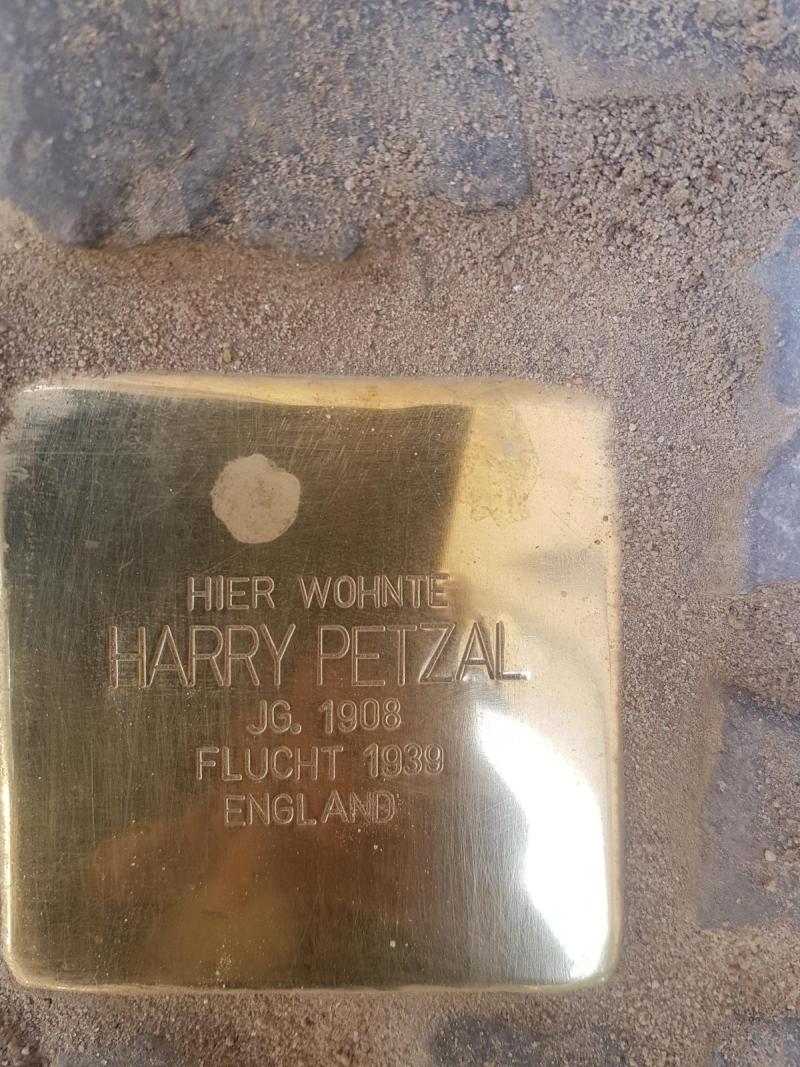 Stolperstein Harry Petzal, Foto: Initiative