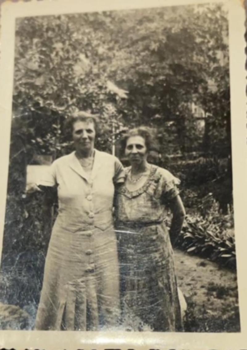 Anna Budzislawski (rechts) mit ihrer Schwester Hedwig Kubatzky © Deborah Kirby