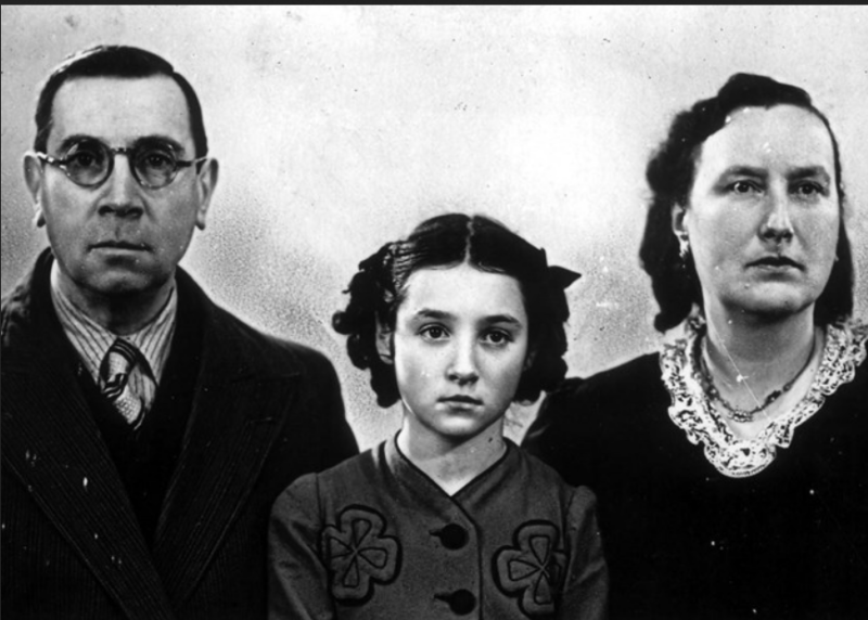 Helga Wolff und Ehepaar Acard, Foto: Familienbesitz