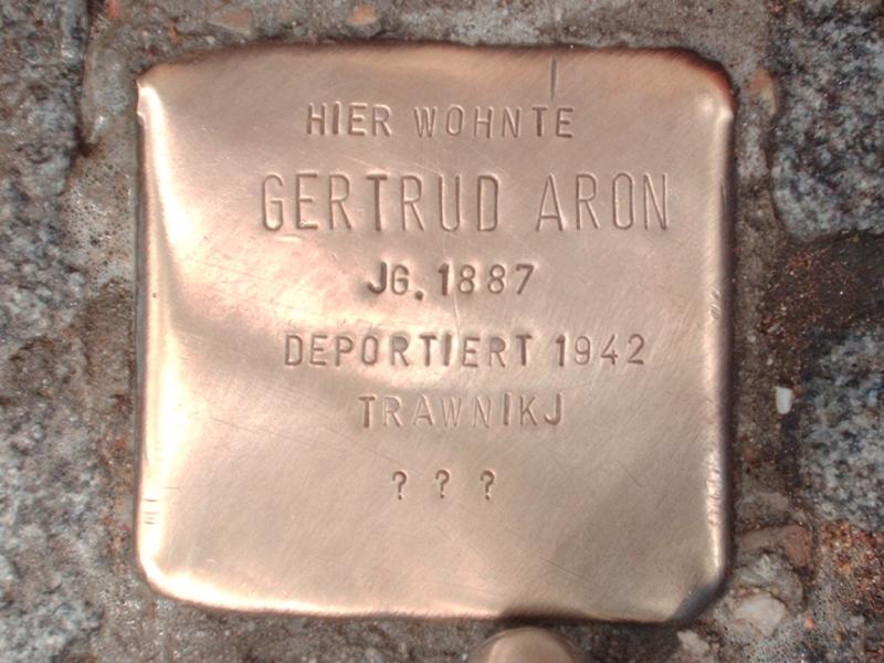 Stolperstein für Gertrud Aron