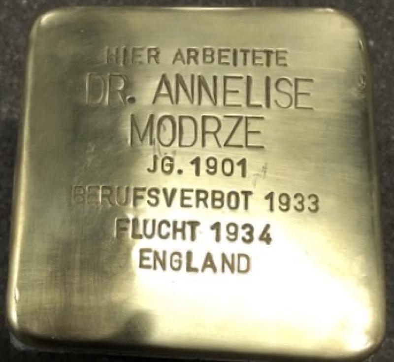 Stolperstein Dr. Annelise Modrze © Initiative Mitte