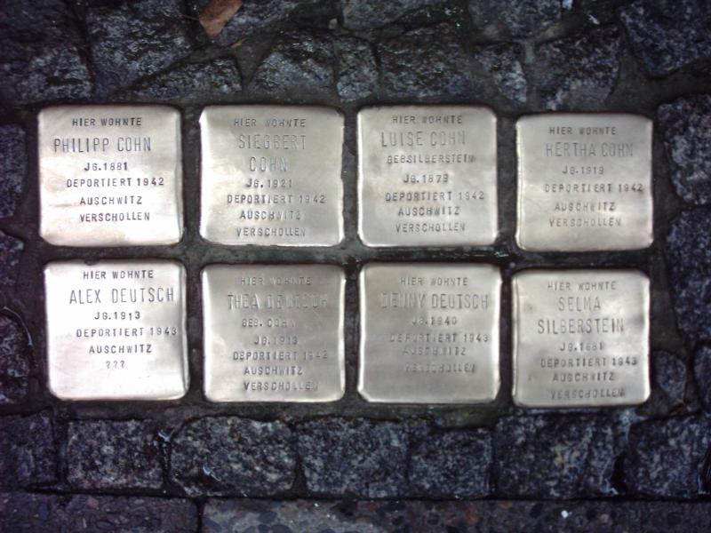 Stolpersteine für Philipp, Siegbert, Luise und Hertha Cohn und für Alex, Thea und Denny Deutsch und für Selma Silberstein