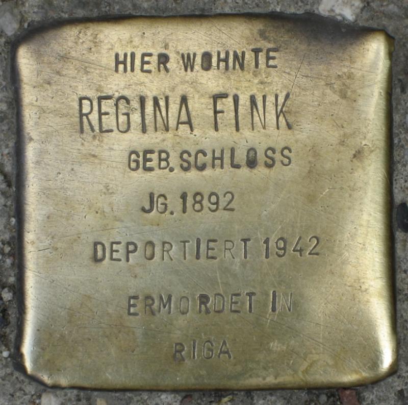 Stolperstein für Regina Fink.