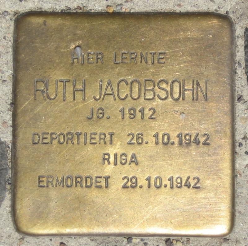 Stolperstein für Ruth Jacobsohn.