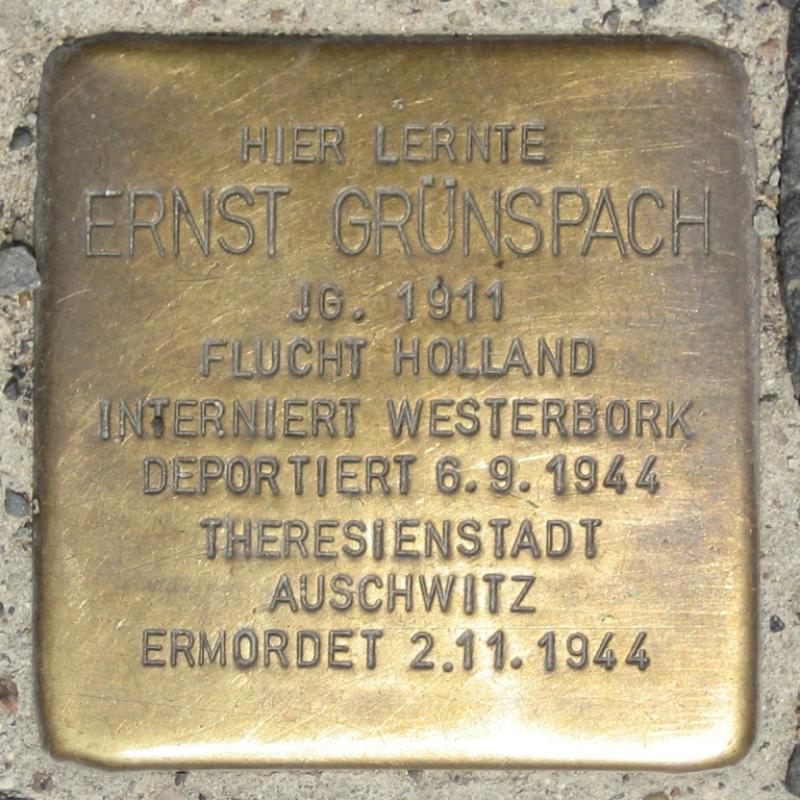 Stolperstein für Ernst Grünspach.