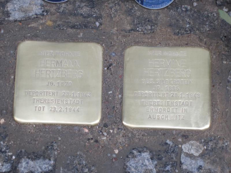 Stolpersteine für Hermine und Hermann Hertzberg. Copyright: MTS