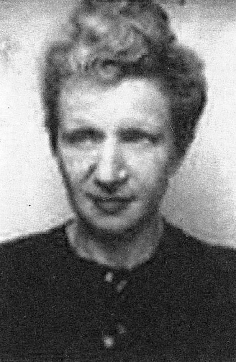 Käthe Lewinnek. Undatiertes Foto; vermutlich stammt es aus ihrem Ausweis, den sie als Zwangsarbeiterin tragen mußte. Bild: Familienarchiv  