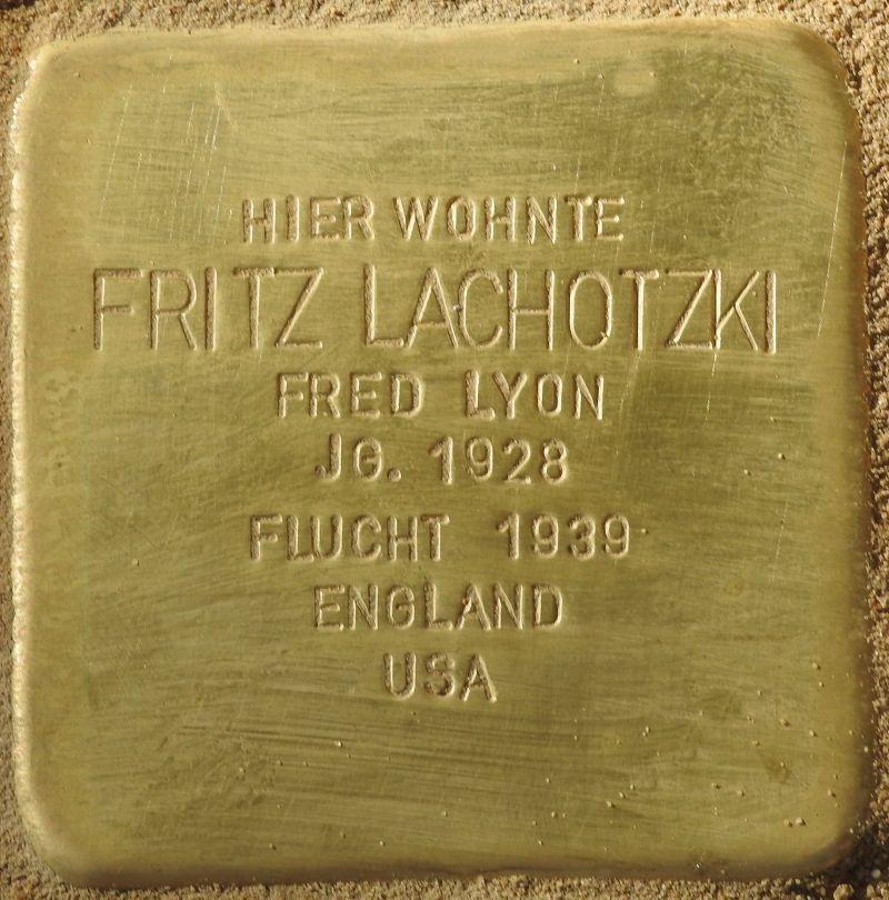 Bild: Stolpersteine-Initiative CW, Hupka Stolperstein für Fritz Lachotzki