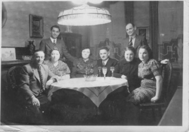 Karl und Amalie Lang ganz links, Lilli Lang ganz rechts, Foto aus Familienbesitz