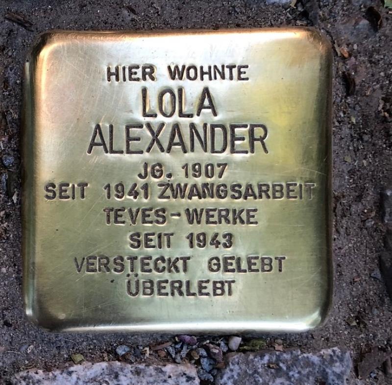 Stolperstein Lola Alexander © S. Davids