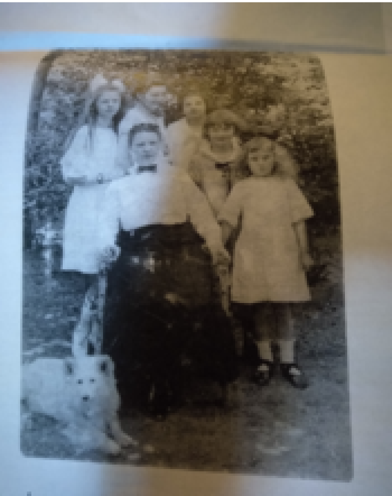 Martha Boschwitz mit Clarissa und Freundinnen, Foto: Familienbesitz