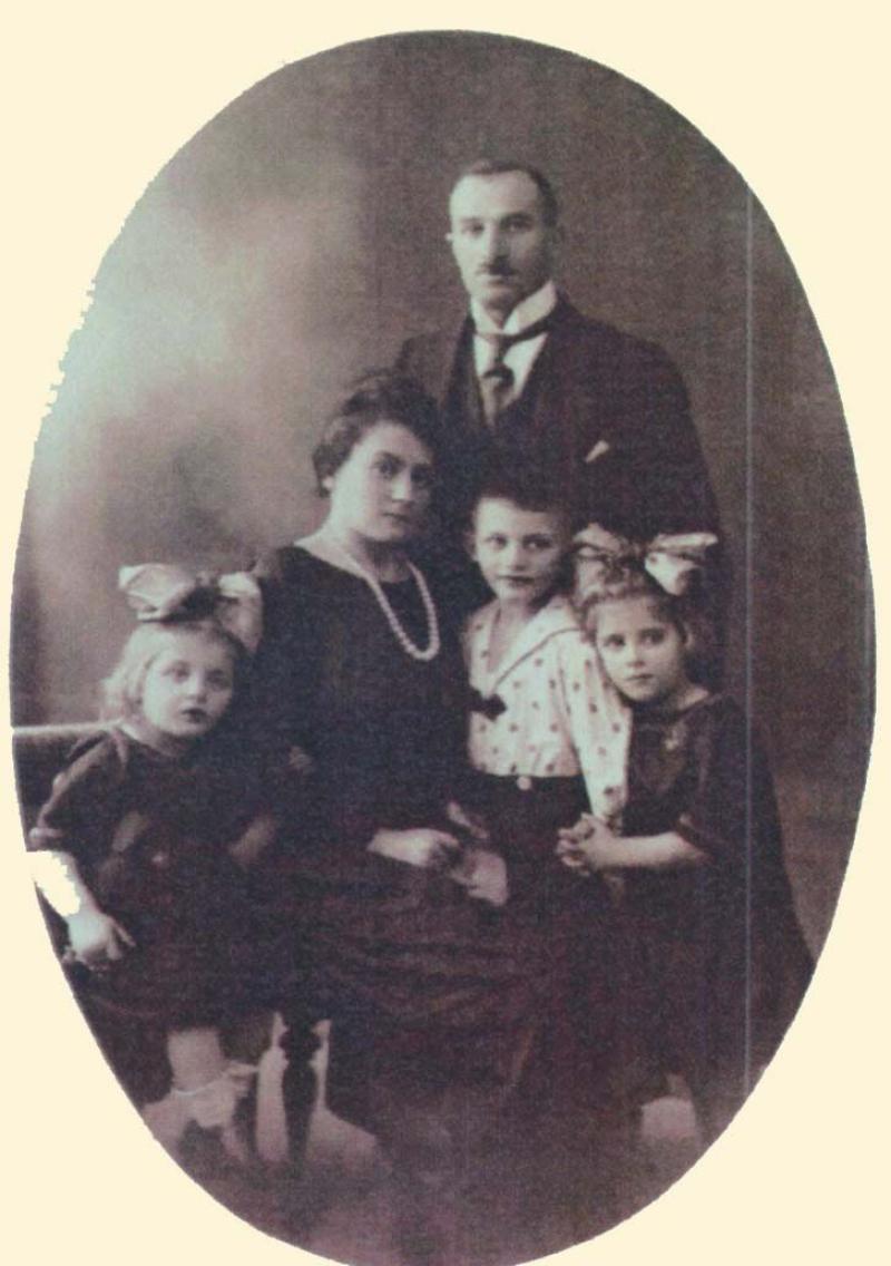 Minna und Max Schmal mit ihren Kindern Edith, Erich und Betty (v.l.). Copyright: Hans Schmal