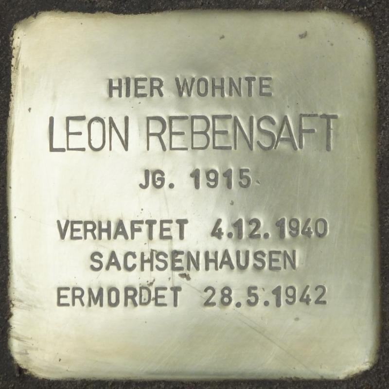 Stolperstein für Leon Rebensaft © H.-J.Hupka, 2013