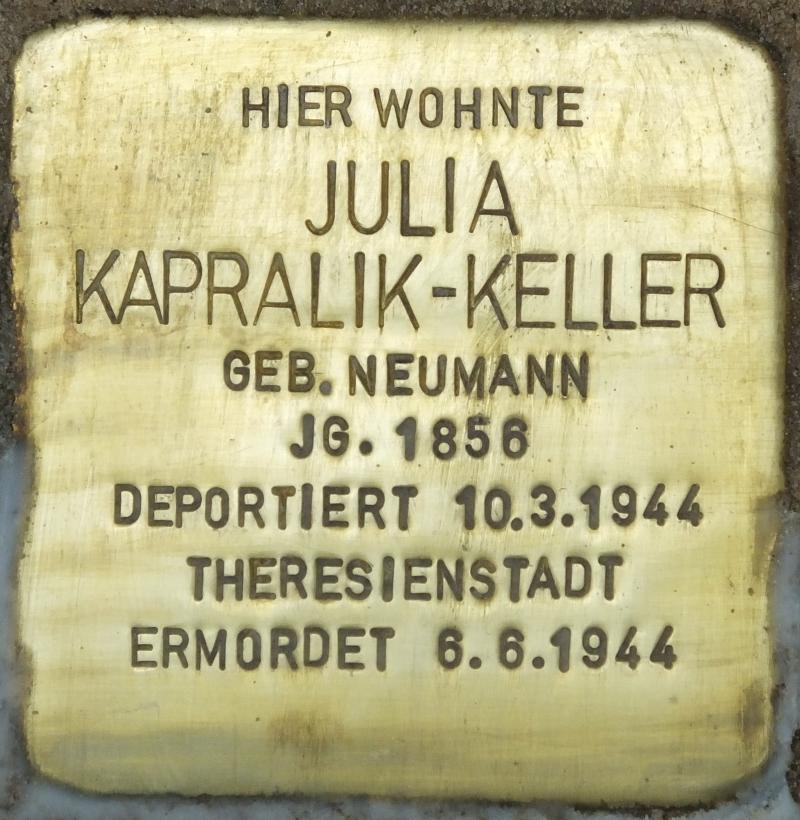 Stolperstein Julia Kapralik-Keller Bild: H.-J. Hupka, 2014