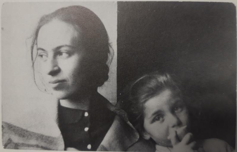 Margot Fürst nach der Haftentlassung 1934 mit Tochter Birute @ Privat