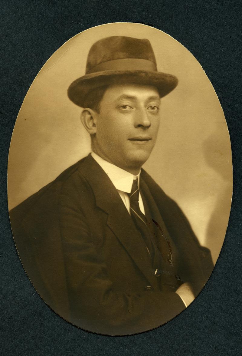 Nuchem Esther Löw bei seiner Hochzeit 1921 © Shimon Lev