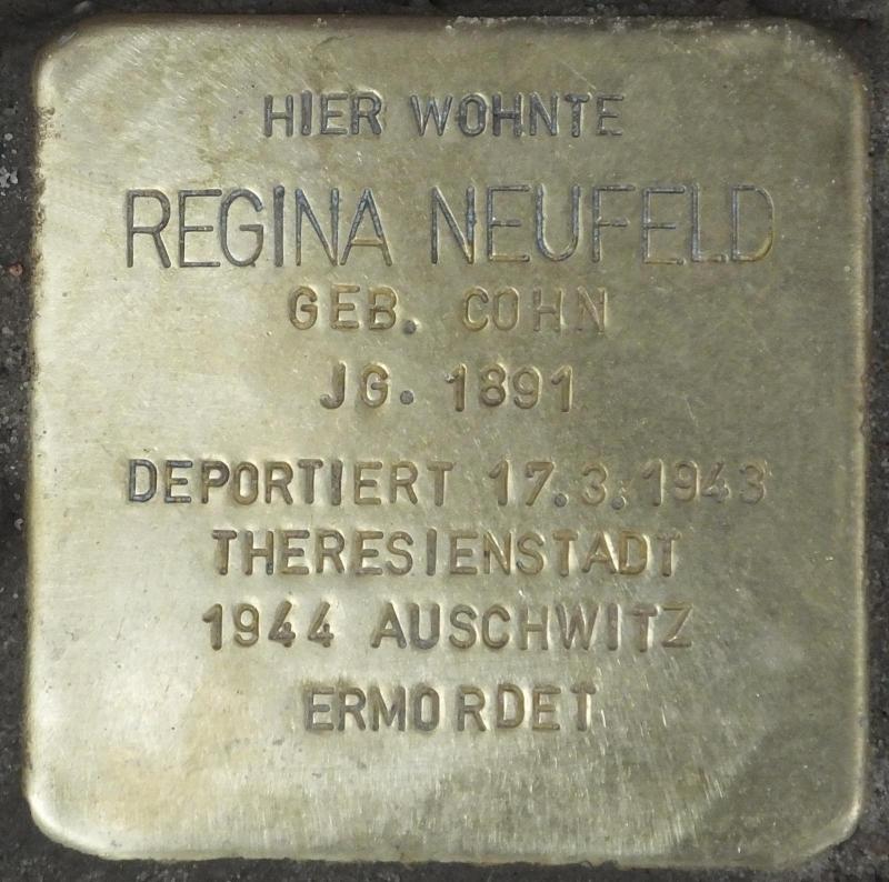 Stolperstein für Regina Neufeld, Foto: Stolpersteine-Initiative CW, Hupka, 2015