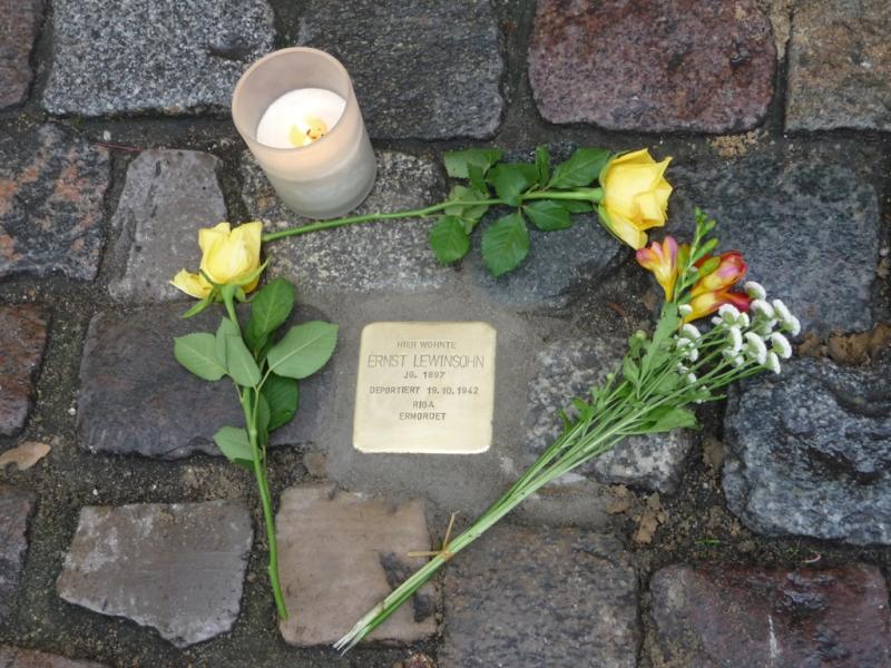 Stoplperstein Ernst Lewinsohn (Lee) / Foto © Museum Neukölln