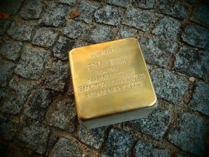 Stolperstein für den als Deserteur ermordeten Erich Tank