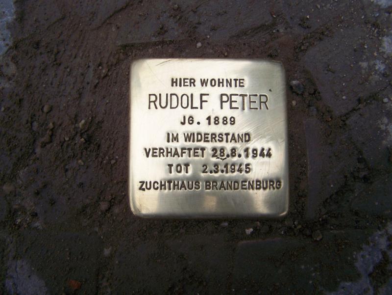 Stolperstein für Rudolf Peter, Glielower Straße 32c © Ruben / Museum Neukölln