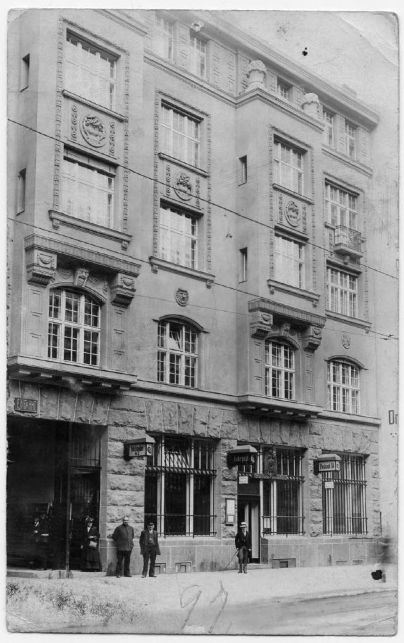 Dresdener Strasse 97 (Photo credit:  “Provenance, Friedrichshain-Kreuzberg Museum”.)